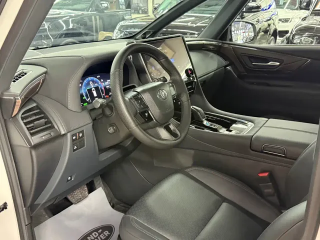 Toyota Alphard — Фото автомобиля 6