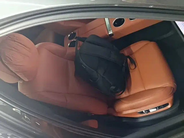Li Auto L8 — Фото автомобиля 24