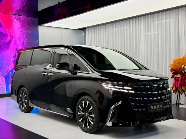 Toyota Alphard — Фото автомобиля 3