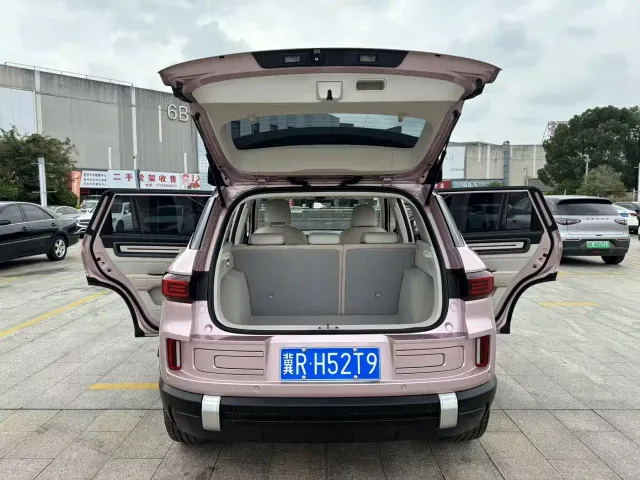 Geely ICON — Фото автомобиля 18