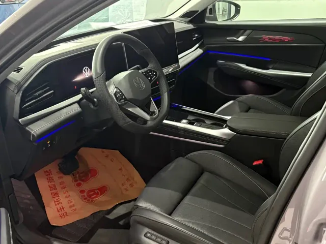 Volkswagen Passat — Фото автомобиля 7