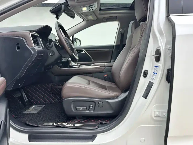 Lexus RX — Фото автомобиля 7