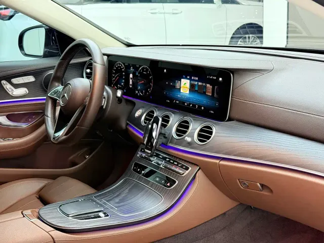 Mercedes-Benz E-Class — Фото автомобиля 6