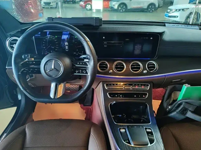 Mercedes-Benz E-Class — Фото автомобиля 9