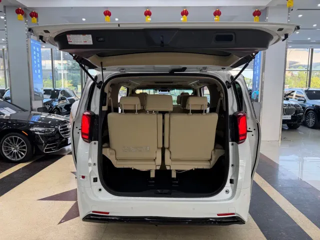 Toyota Alphard — Фото автомобиля 21