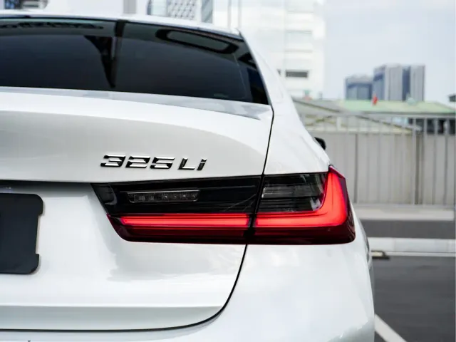 BMW 3 Series — Фото автомобиля 5