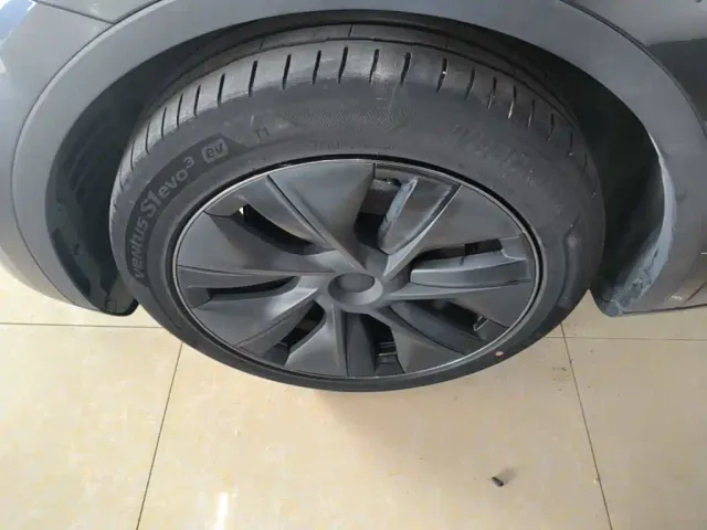 Tesla Model Y — Фото автомобиля 22