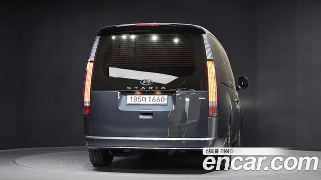 Hyundai Staria Staria 4WD Lounge 9 мест — Фото автомобиля 4