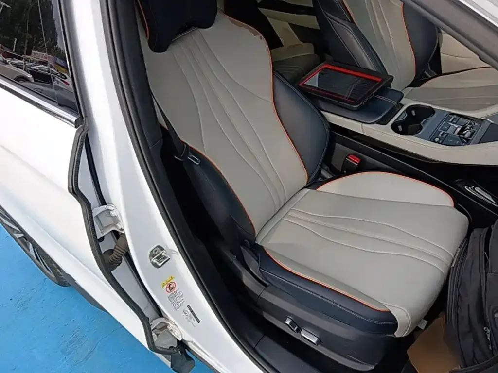 BYD Song PLUS PHEV 2024 Glory Edition EV 520km Premium — Фото автомобиля 24