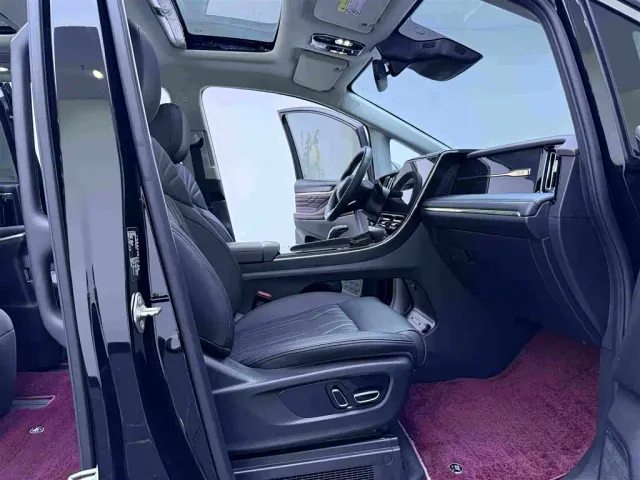 GAC Trumpchi M8 — Фото автомобиля 18