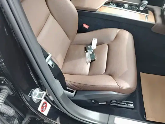 Volvo S90 — Фото автомобиля 24