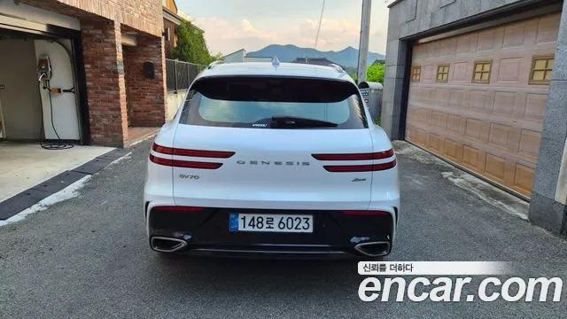 Genesis GV70 — Фото автомобиля 3