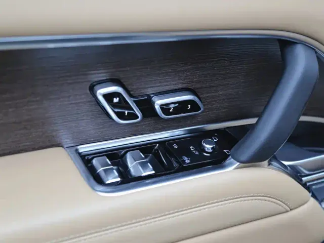Land Rover Range Rover — Фото автомобиля 11