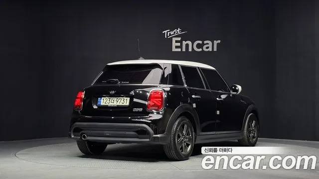 Mini Cooper Cooper 5 дверей Classic — Фото автомобиля 2