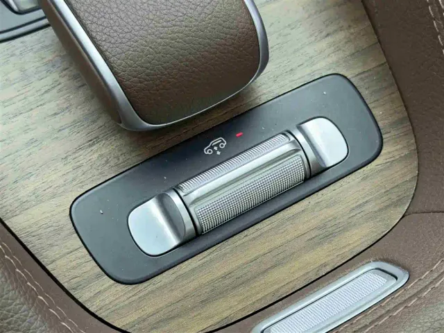 Mercedes-Benz GLE-Class — Фото автомобиля 16