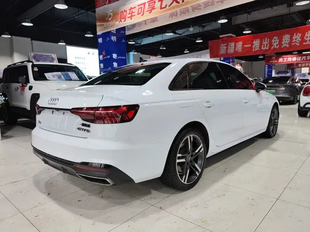 Audi A4L — Фото автомобиля 9