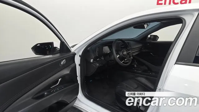 Hyundai Avante CN7 — Фото автомобиля 10