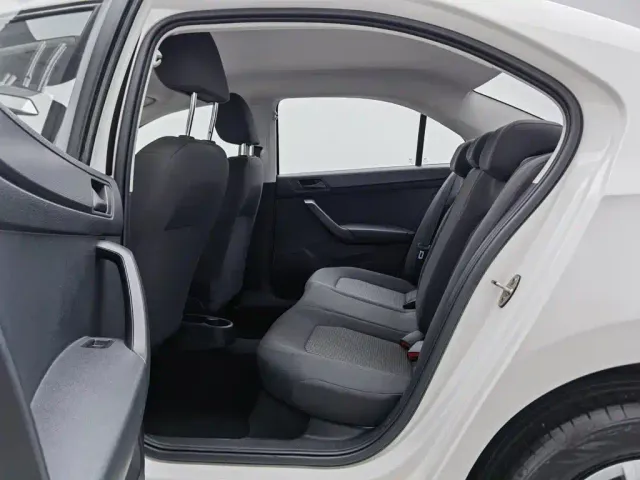 Volkswagen Santana — Фото автомобиля 15