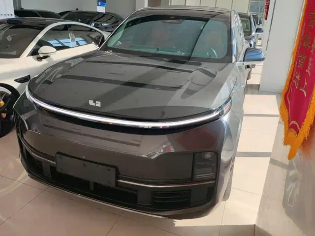 Фотография автомобиля — Li Auto L8
