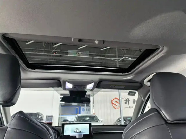 Toyota Wildlander — Фото автомобиля 14