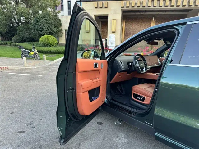 Li Auto L9 — Фото автомобиля 20