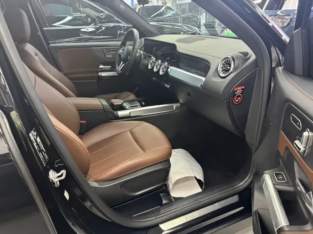 Mercedes-Benz GLB-Class — Фото автомобиля 10