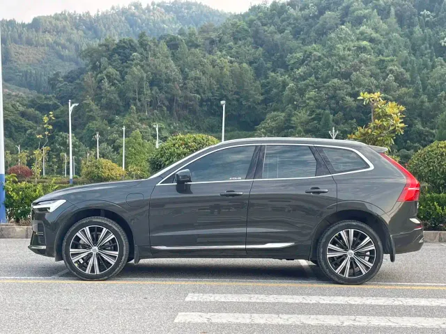 Volvo XC60 — Фото автомобиля 8
