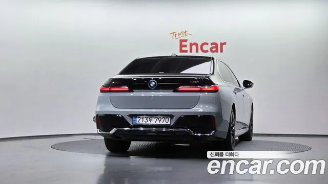 BMW 7-Series — Фото автомобиля 4