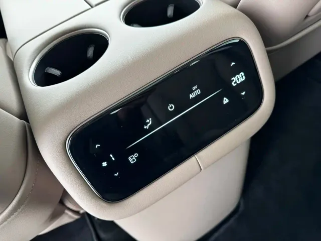 IM Motors LS8 — Фото автомобиля 9