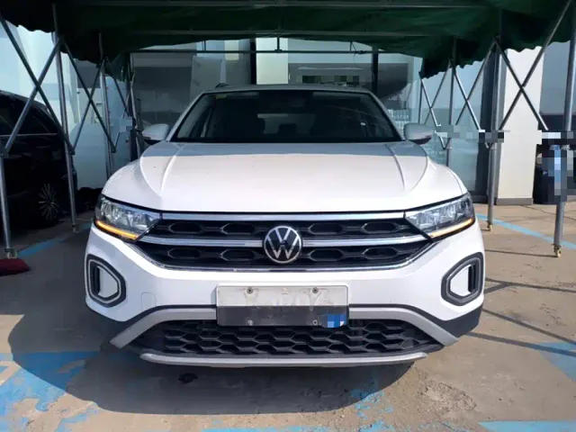 Volkswagen T-Roc — Фото автомобиля 2