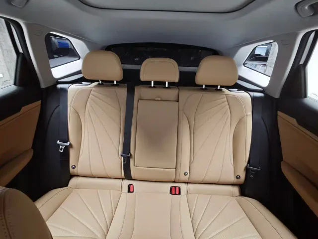 Geely Boyue L — Фото автомобиля 15