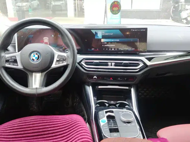 BMW i3 — Фото автомобиля 12