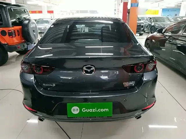 Mazda Axela — Фото автомобиля 5