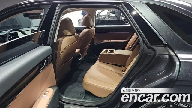 Hyundai Grandeur GN7 — Фото автомобиля 11