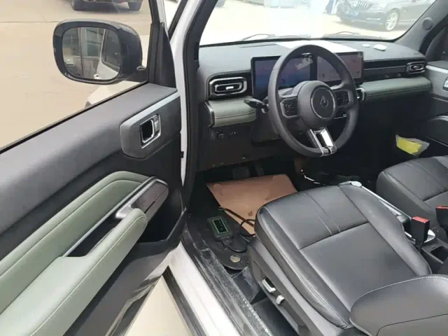 Baojun Yep — Фото автомобиля 15