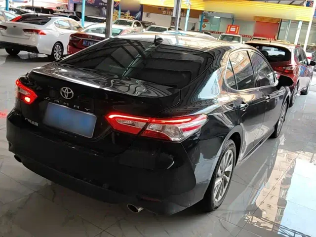 Toyota Camry — Фото автомобиля 6
