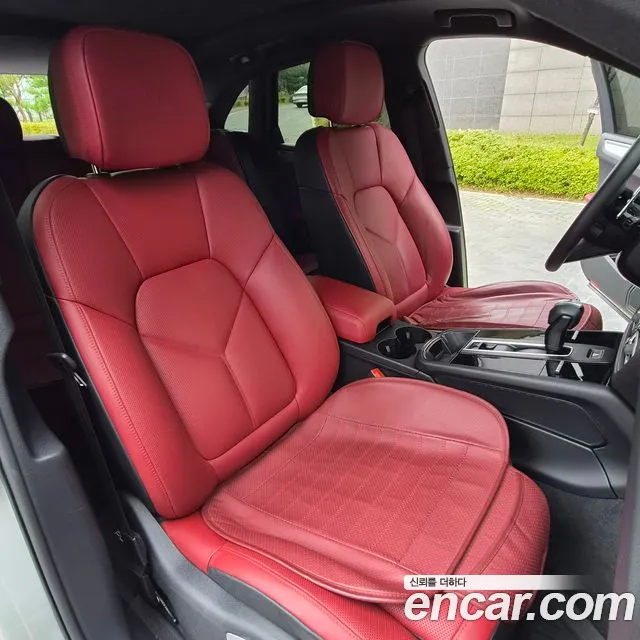 Porsche Macan — Фото автомобиля 10
