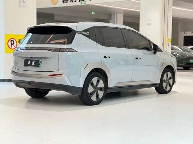 GAC Aion Y — Фото автомобиля 9