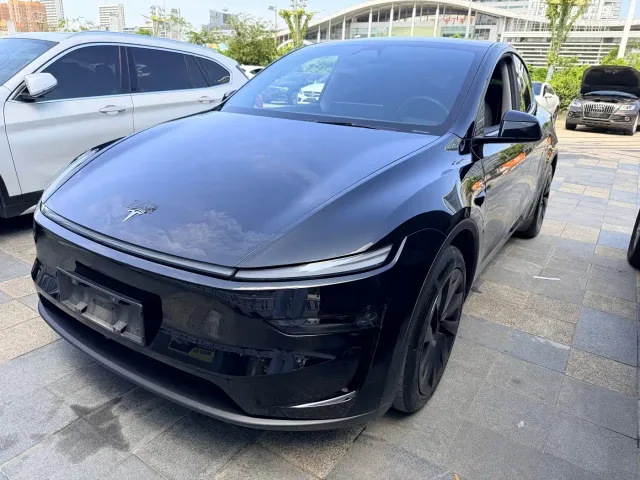 Фотография автомобиля — Tesla Model Y