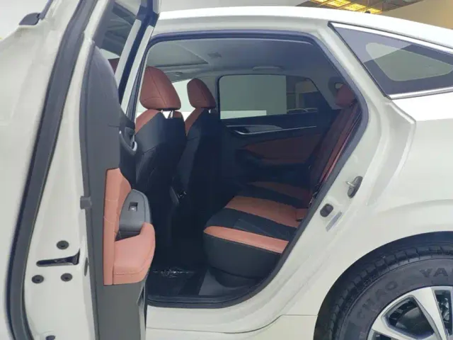 Changan Eado — Фото автомобиля 11