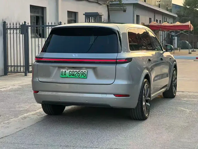 Li Auto L9 — Фото автомобиля 11