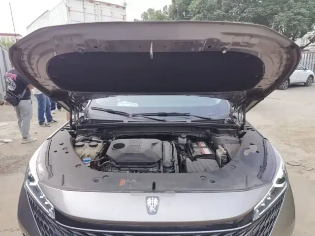 Roewe RX5 — Фото автомобиля 19