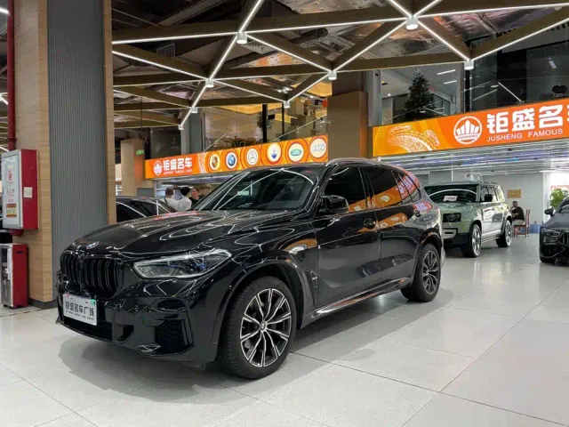 Фотография автомобиля — BMW X5