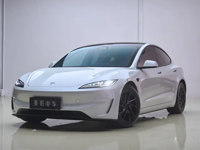 Tesla Model 3 — Фото автомобиля 2