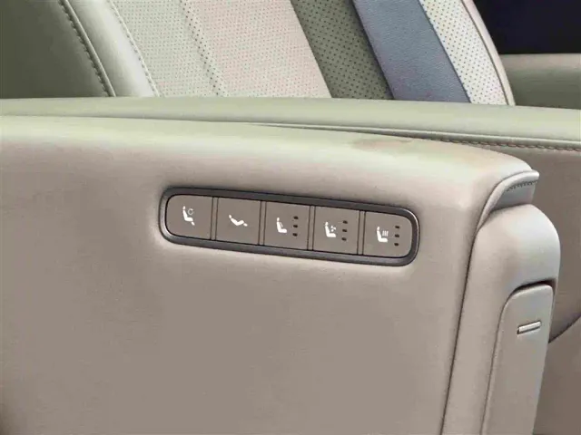 Li Auto MEGA — Фото автомобиля 20