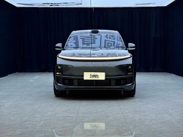 Li Auto L8 — Фото автомобиля 3
