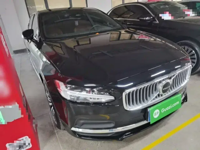 Volvo S90 — Фото автомобиля 3