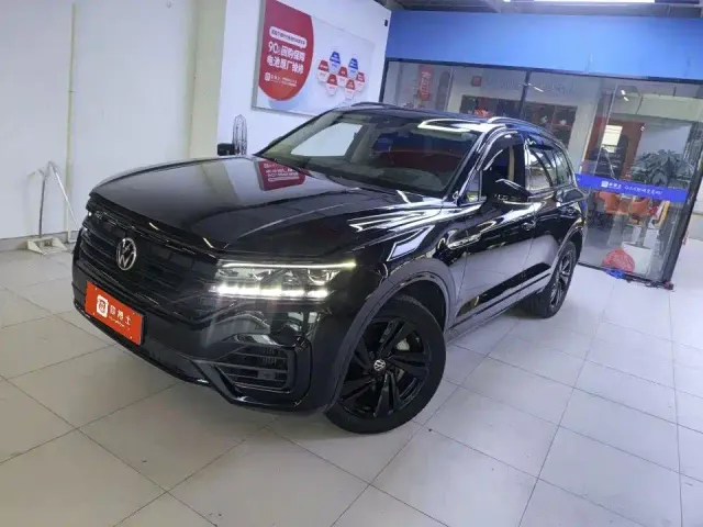 Фотография автомобиля — Volkswagen Touareg