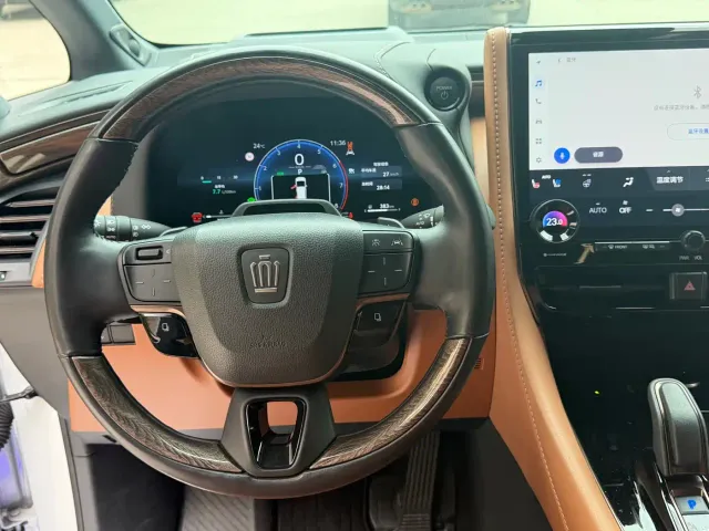 Toyota Vellfire — Фото автомобиля 10