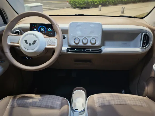 Wuling Hongguang Mini EV — Фото автомобиля 11